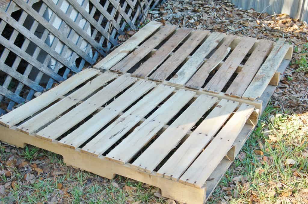 DIY Garden from Recycled Wooden Pallet