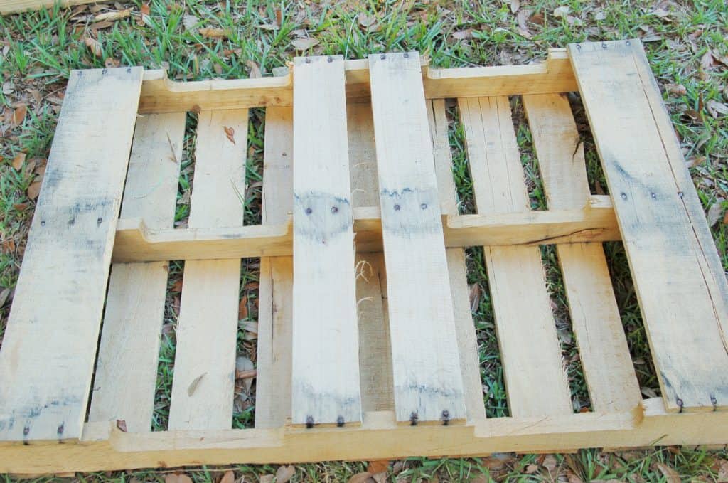 DIY Garden from Recycled Wooden Pallet