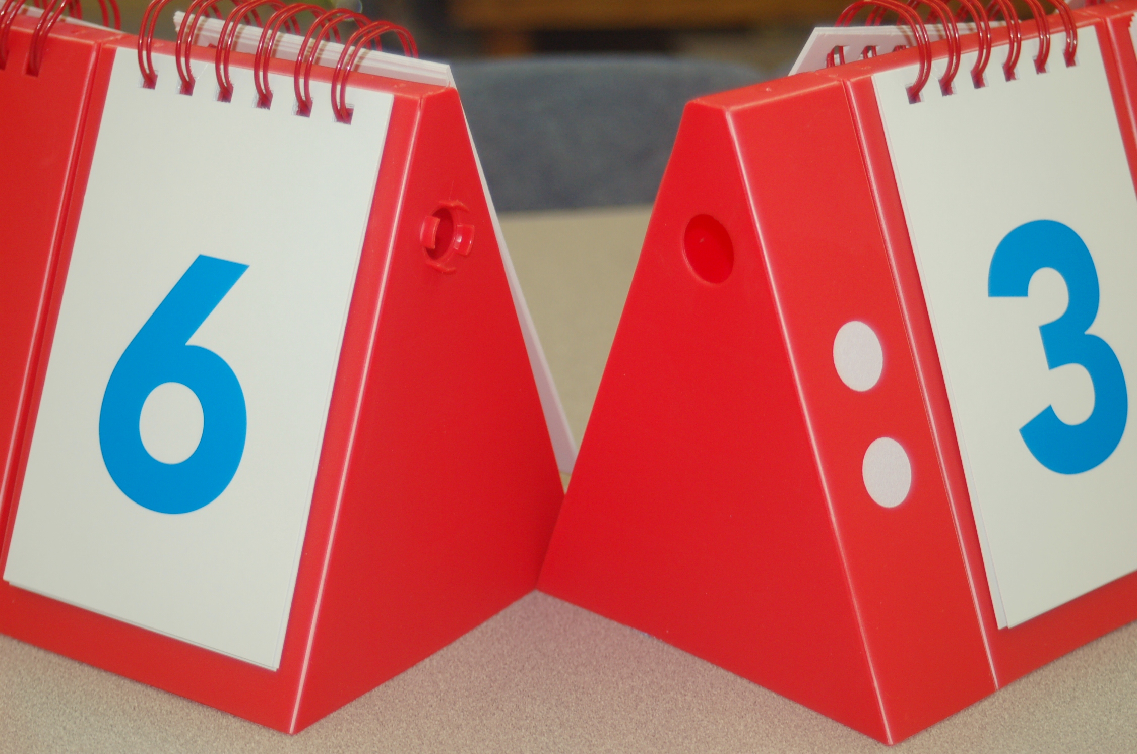 Educational Insights' Telling Time Modular Flip Chart