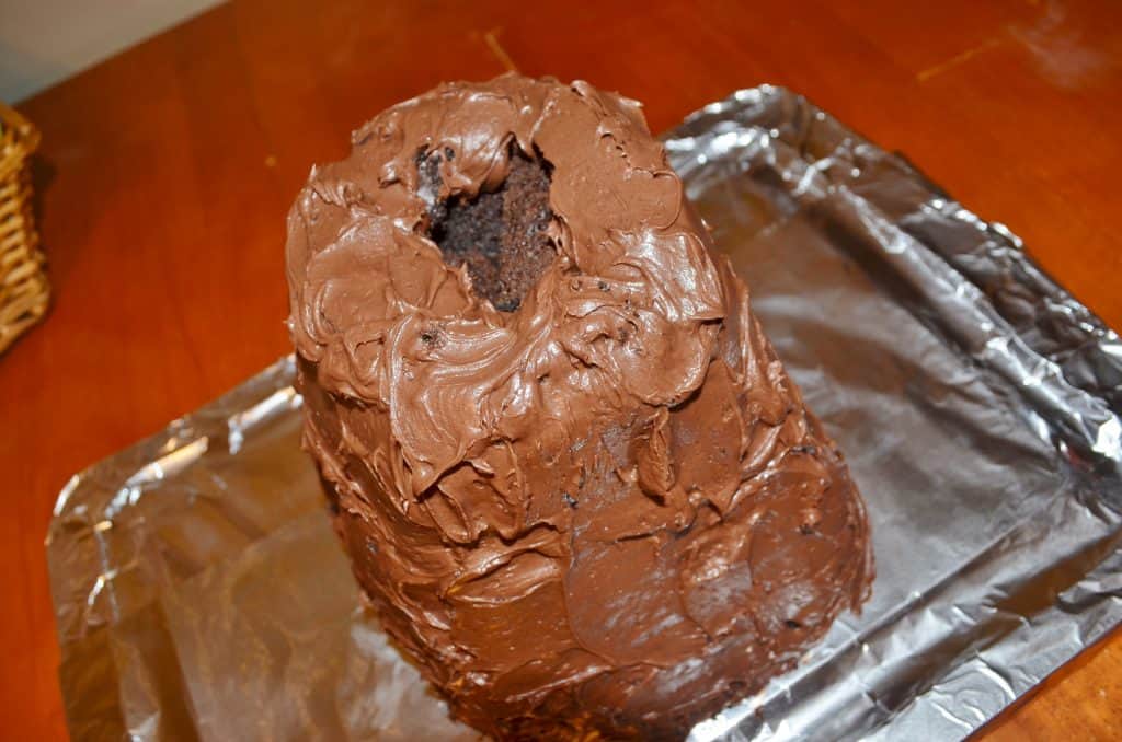 chocolate frosting on volcano cake tutorial