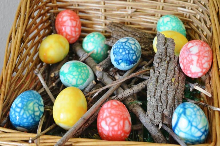 Dyed Crackle Colorful Easter & Dinosaur Eggs Nest