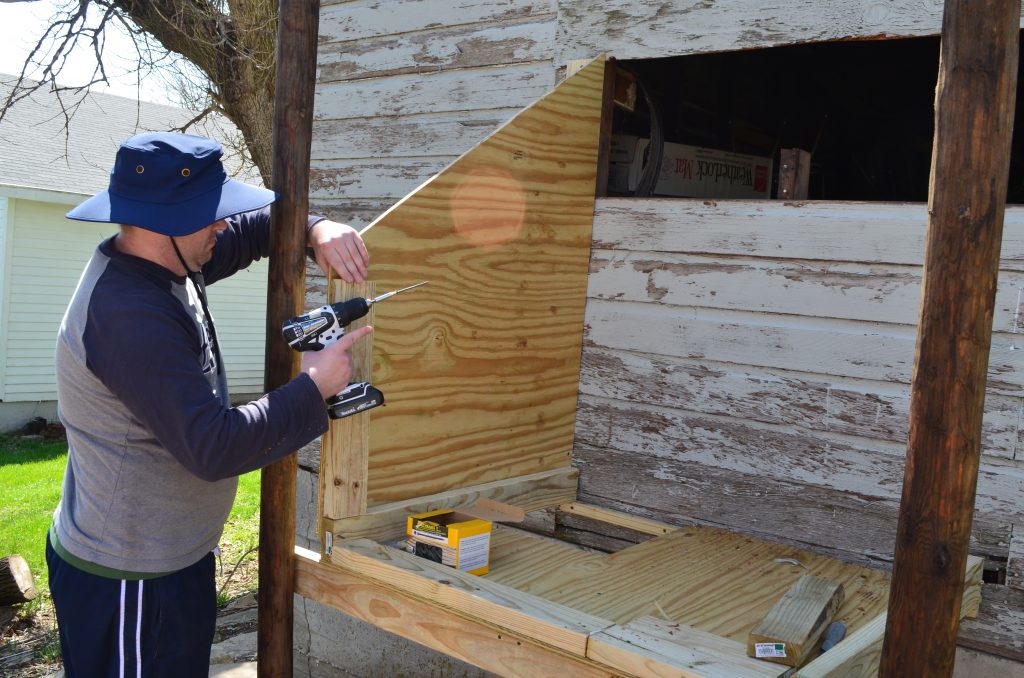 #digin spring chicken coop project