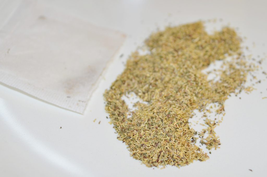 DIY Homemade Natural Lavender & Chamomile Bath Salts