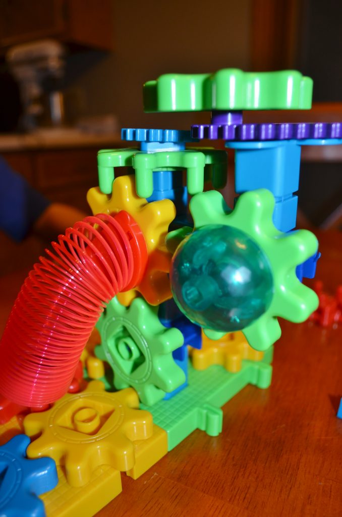 Gears! Gears! Gears! Motorized Spin & Glow Building Set Review