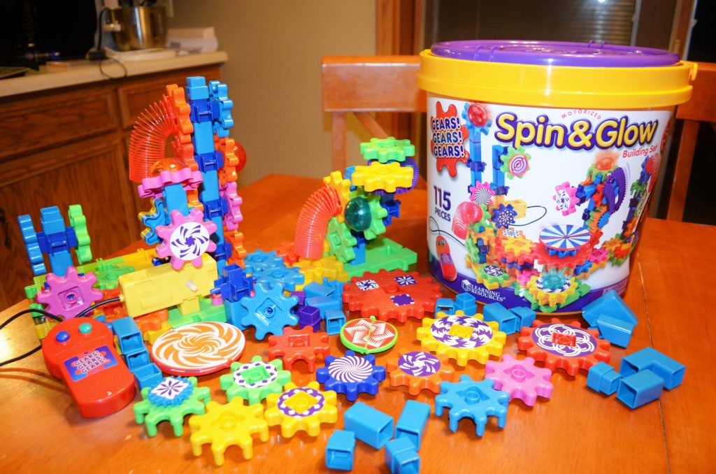 Gears! Gears! Gears! Motorized Spin & Glow Building Set Review