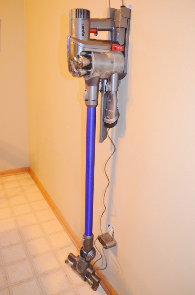 Dyson DC44 Animal Slim Bagless Handheld Stick Vacuum Review
