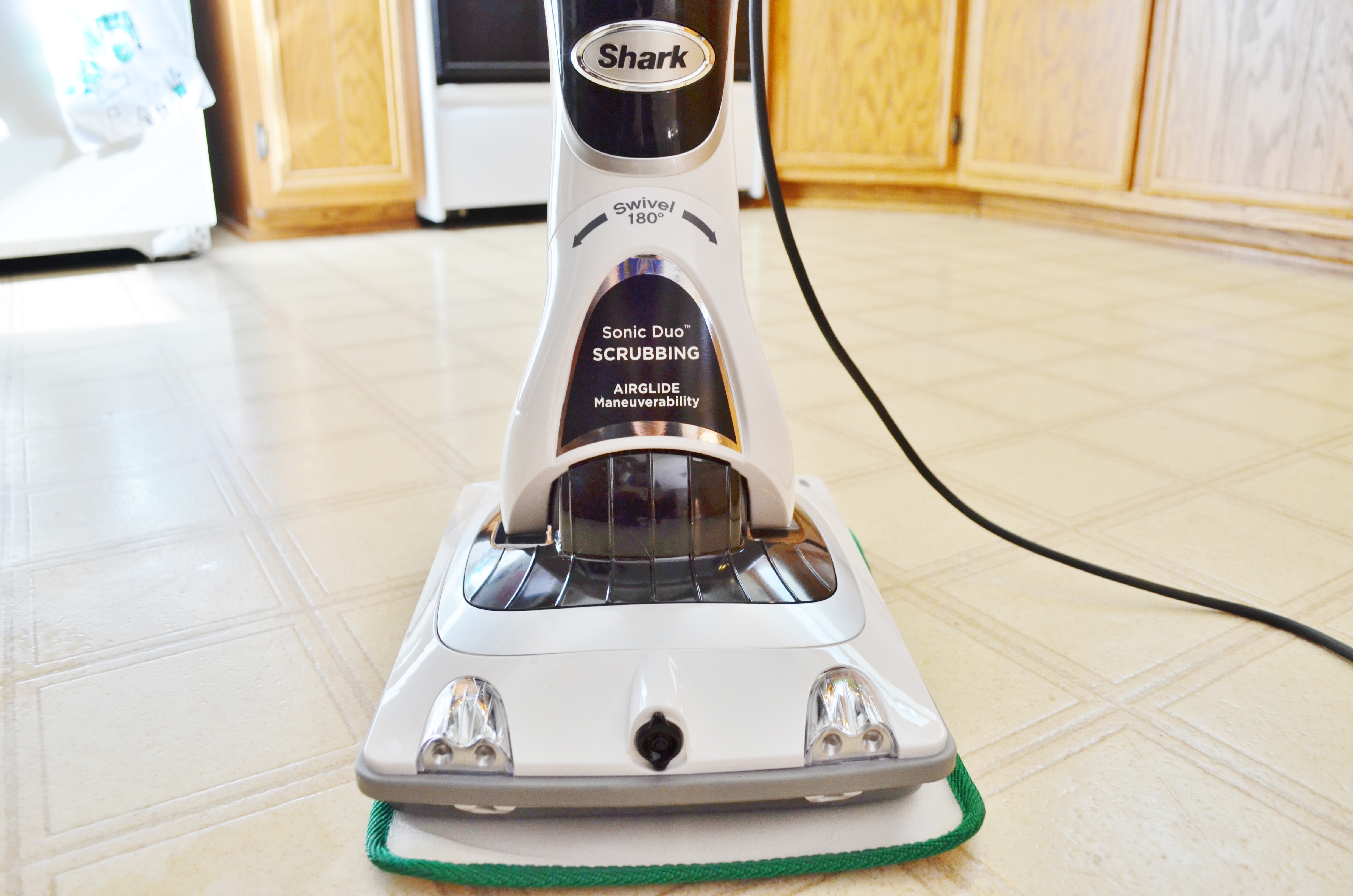 shark duo scrubbing