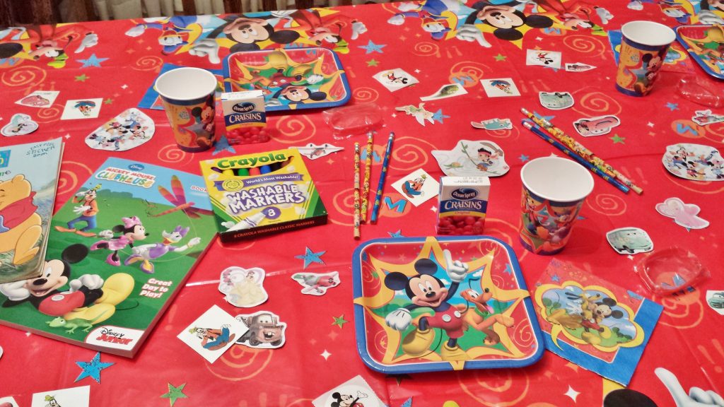 disney mickey mouse party table