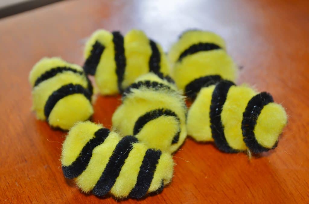 bee pom pom kid's craft