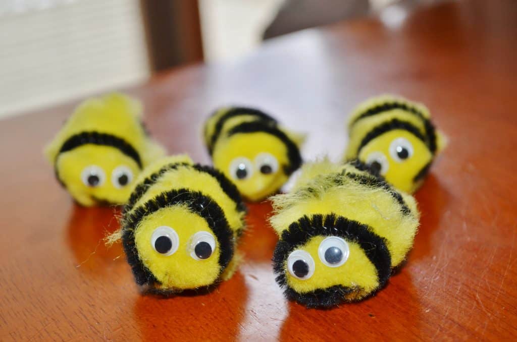 bee pom pom kid's craft