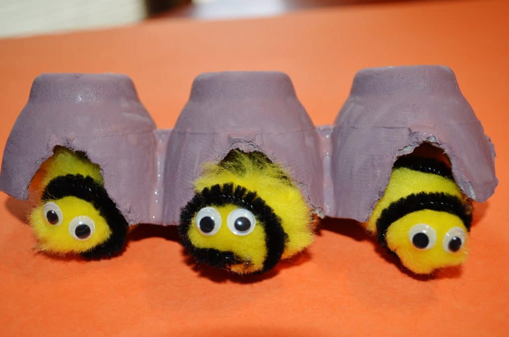 bee pom pom kid's craft