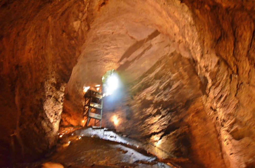 marvel cave in silver dollar city branson