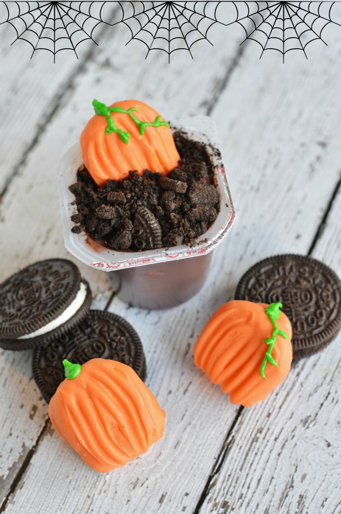 pumpkin dirt halloween cup snacks