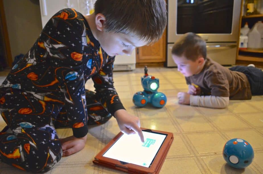 Dash and Dot Robots: Blockly with 1st Graders - The Digital Scoop