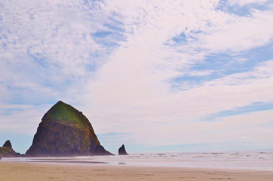 Haystack rock Oregon - Afford ANY Vacation Travel 