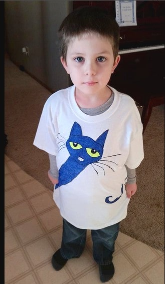 boy wearing diy pete the cat tshirt