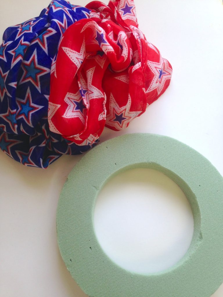 DIY Simple Patriotic Wreath Home Decor