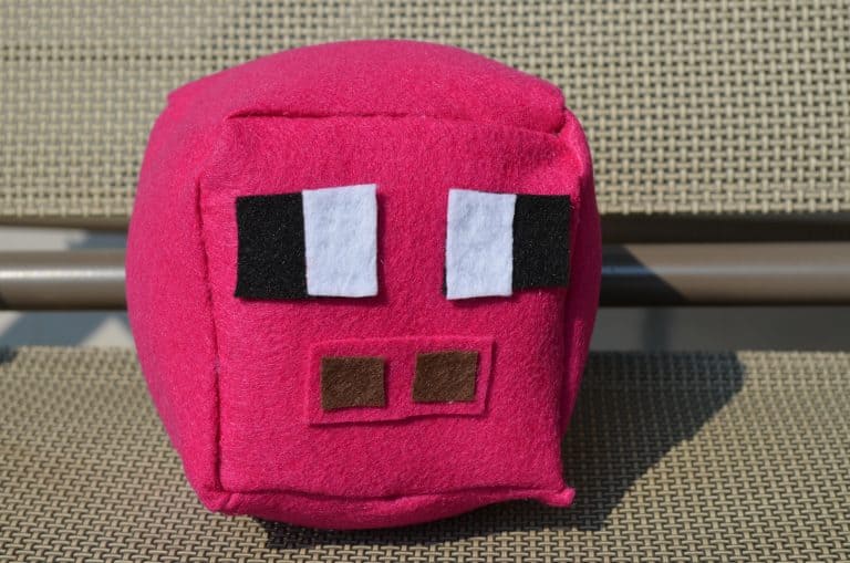 DIY Minecraft Pig Plush – NO SEW Tutorial