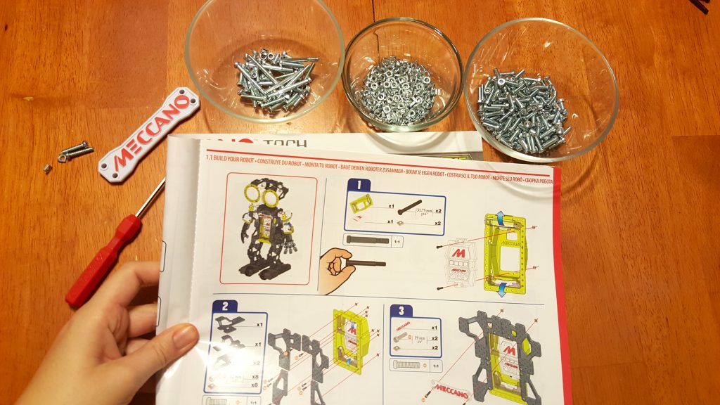 Meccano Meccanoid G15 Robot Review - STEM Gift Guide