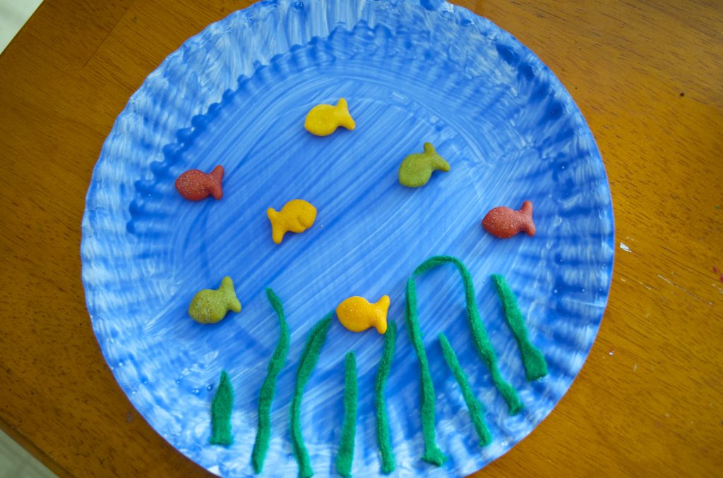 ocean paper plate craft with fish