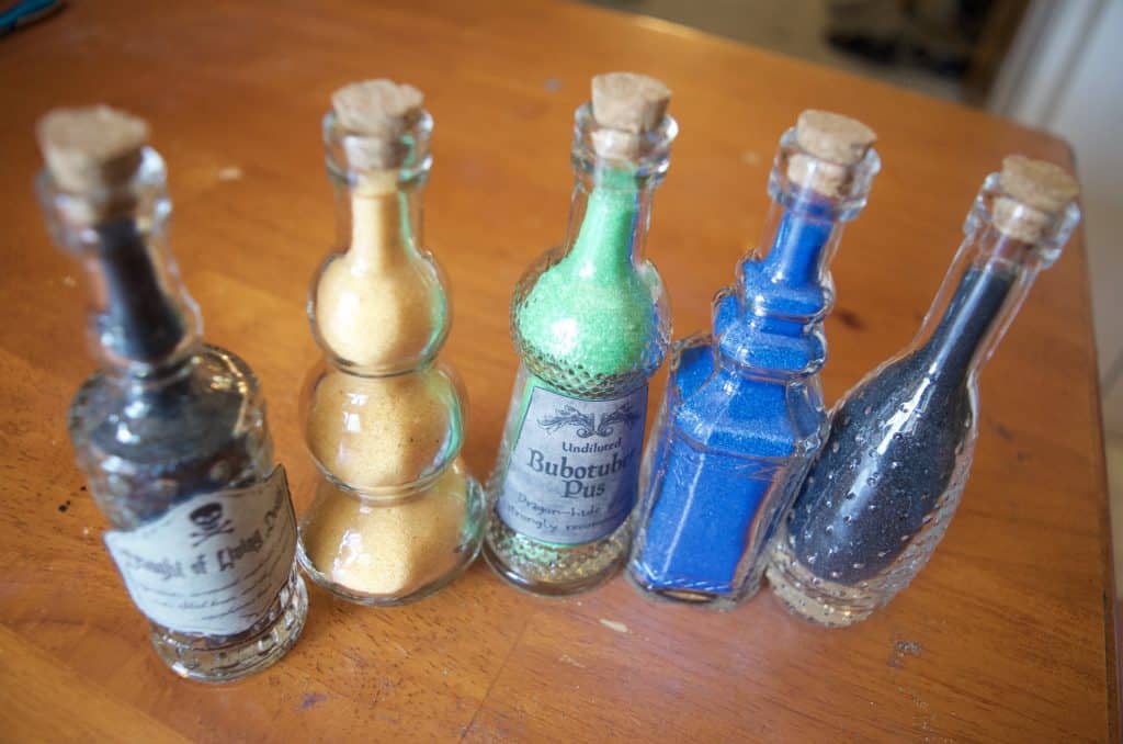Easy Potion Bottles for Halloween & Harry Potter Decor