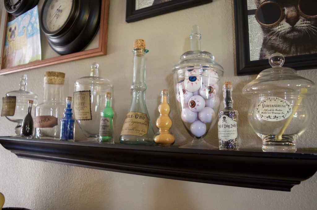 simple potion jars for halloween or Harry Potter