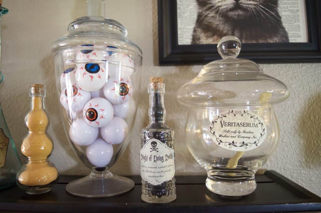 Easy Potion Bottles for Halloween & Harry Potter Decor