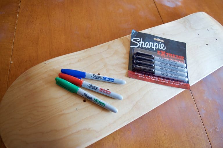 DIY Sharpie Gifts for Guys: DIY Skateboard & Bigfoot Gift Set