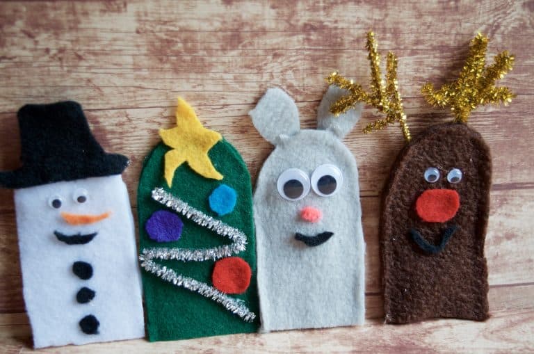 DIY Christmas Felt Finger Puppet for Imaginative Play