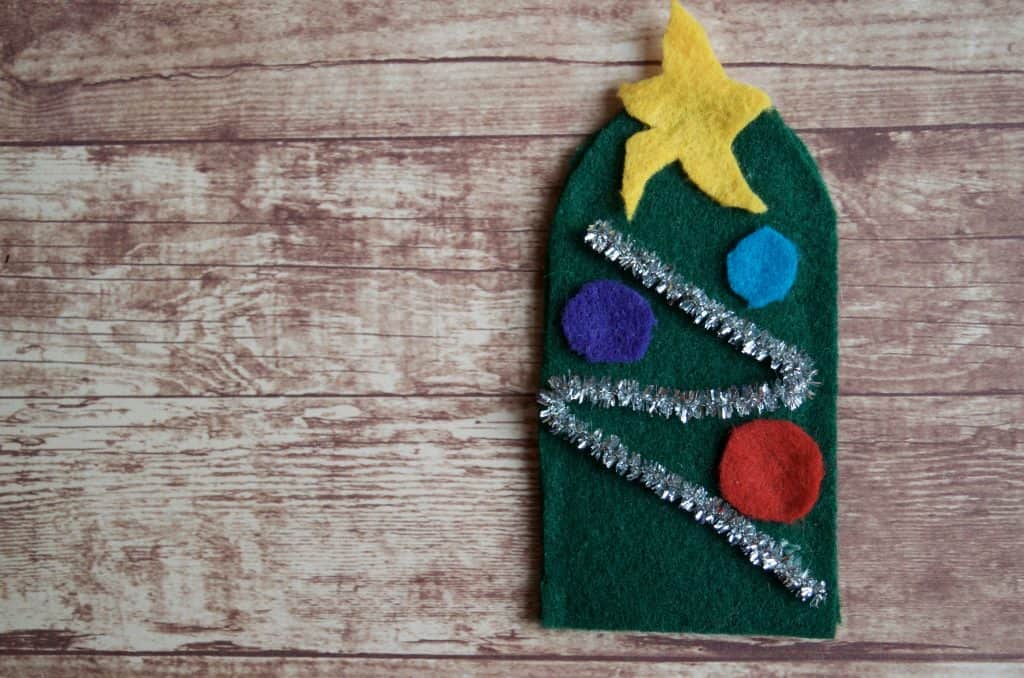 DIY Christmas Felt Finger Puppet for Imaginative Play