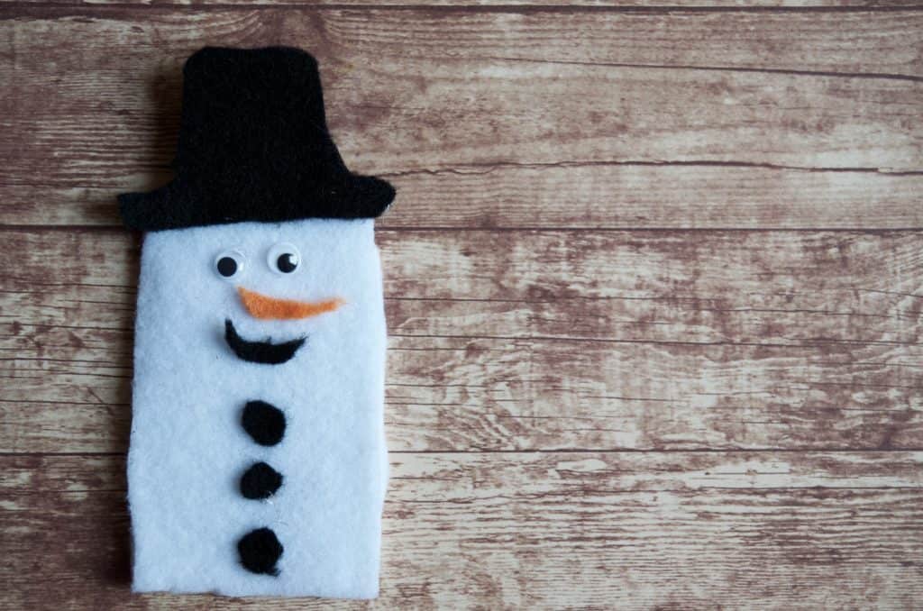 DIY Christmas Felt Finger Puppet for Imaginative Play