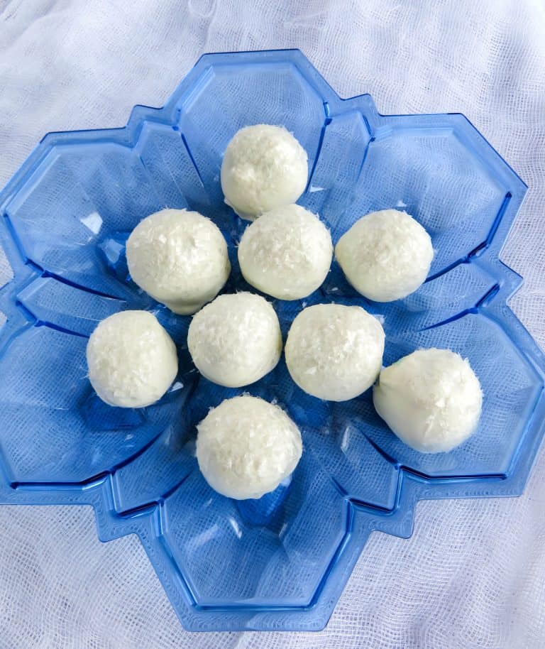 Winter Snowball Cake Pop Recipe – Holiday Party Recipe