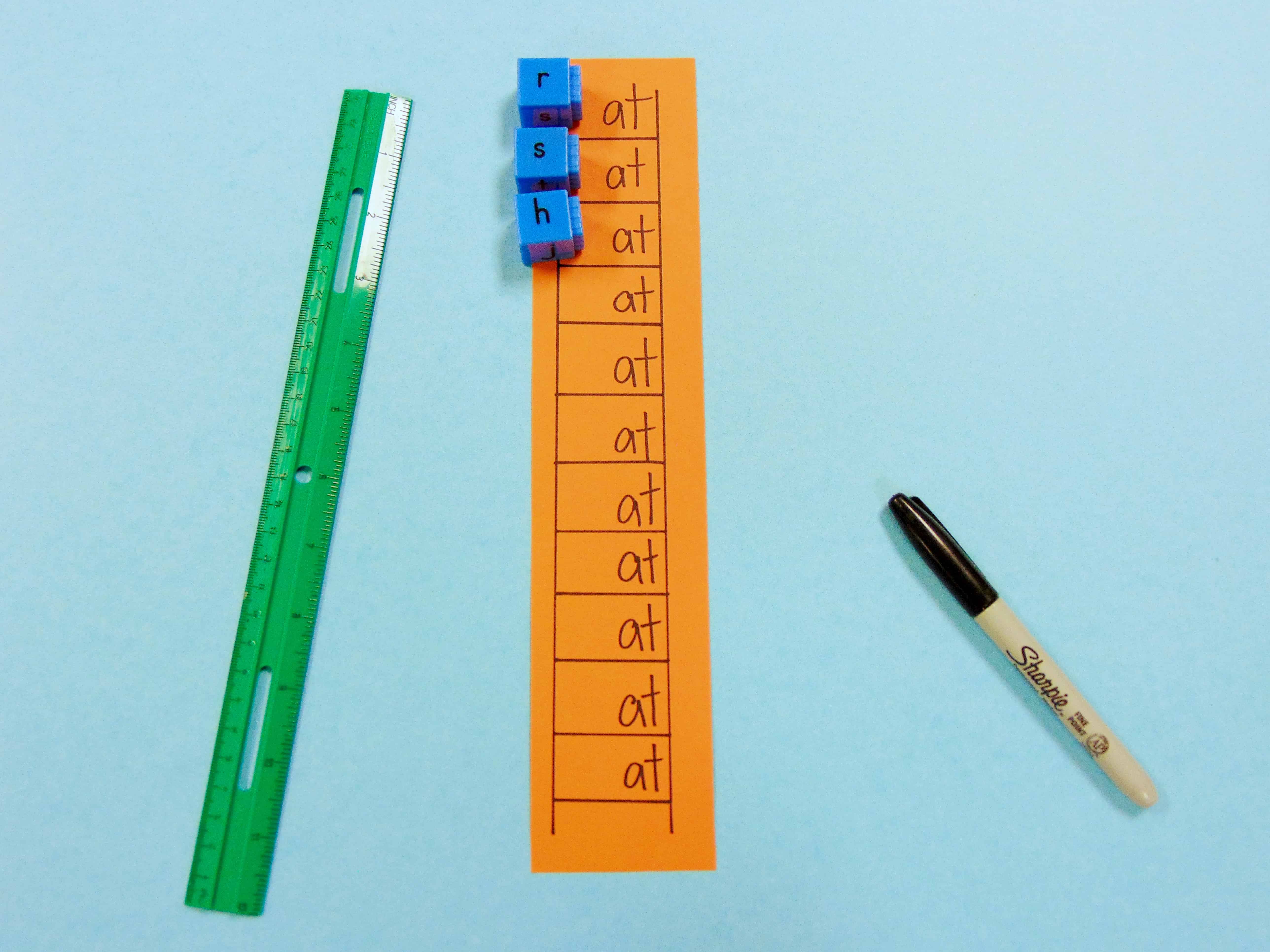 DIY Word Family Ladder Center Activity Classroom Hack