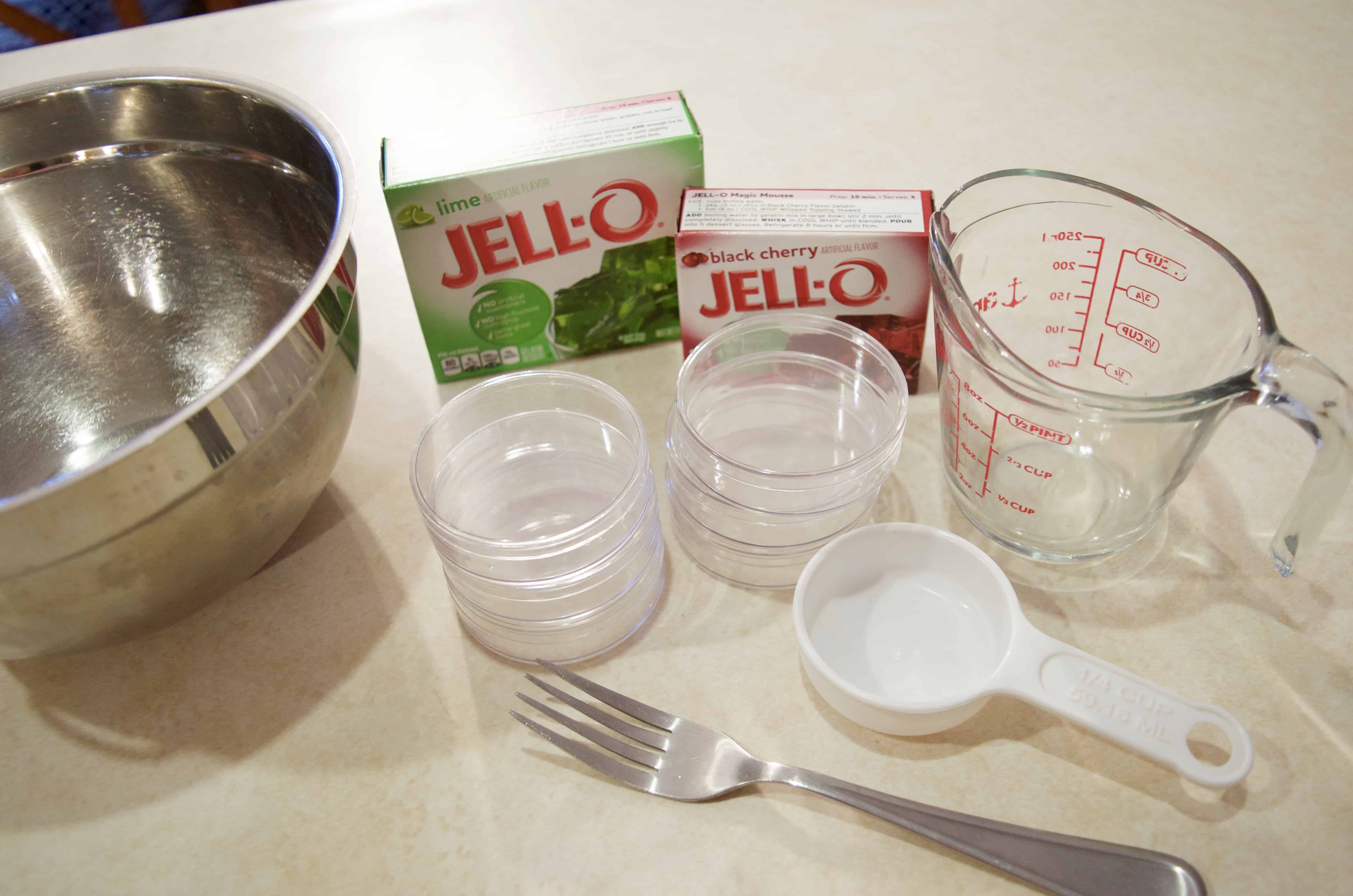 Simple Dr. Seuss inspired Jello Snack Treat for Kids