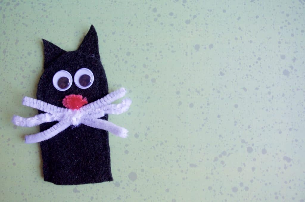 Black Cat No Sew Felt Finger Puppets Tutorial