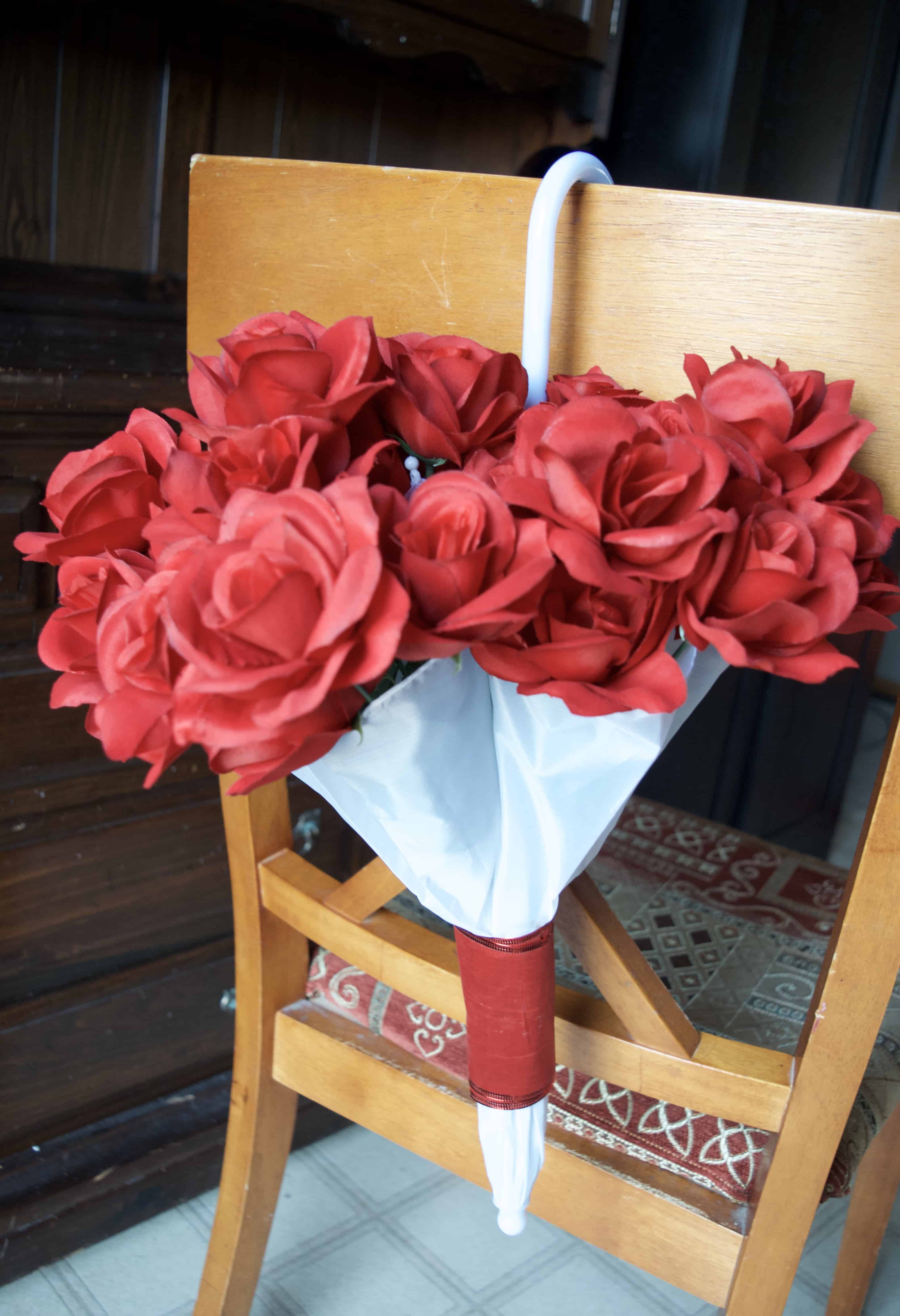 DIY Romantic Valentine's Day Roses in Umbrella Door Hanger