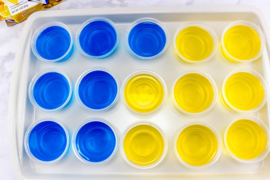 blue and yellow jello cups