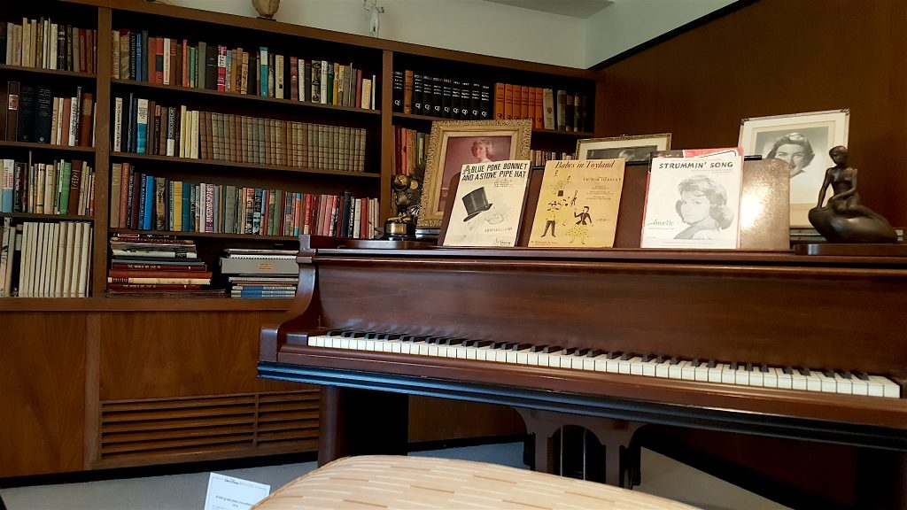 A Magical Photo Tour of Walt Disney's Office in California