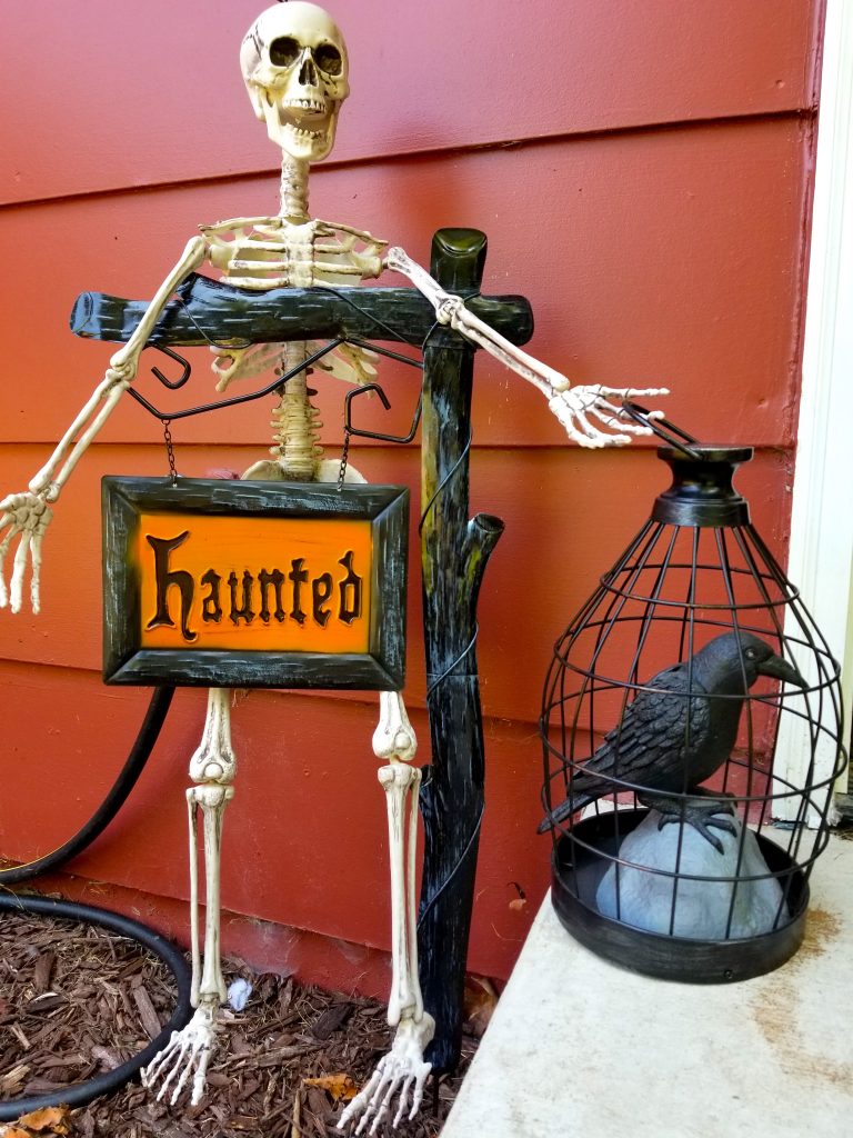 Simple Tips to Maximize Your Spooky Halloween Yard & Porch