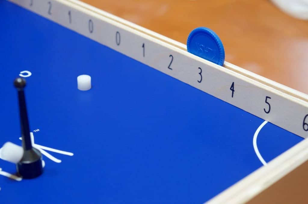 up close Klask game score system