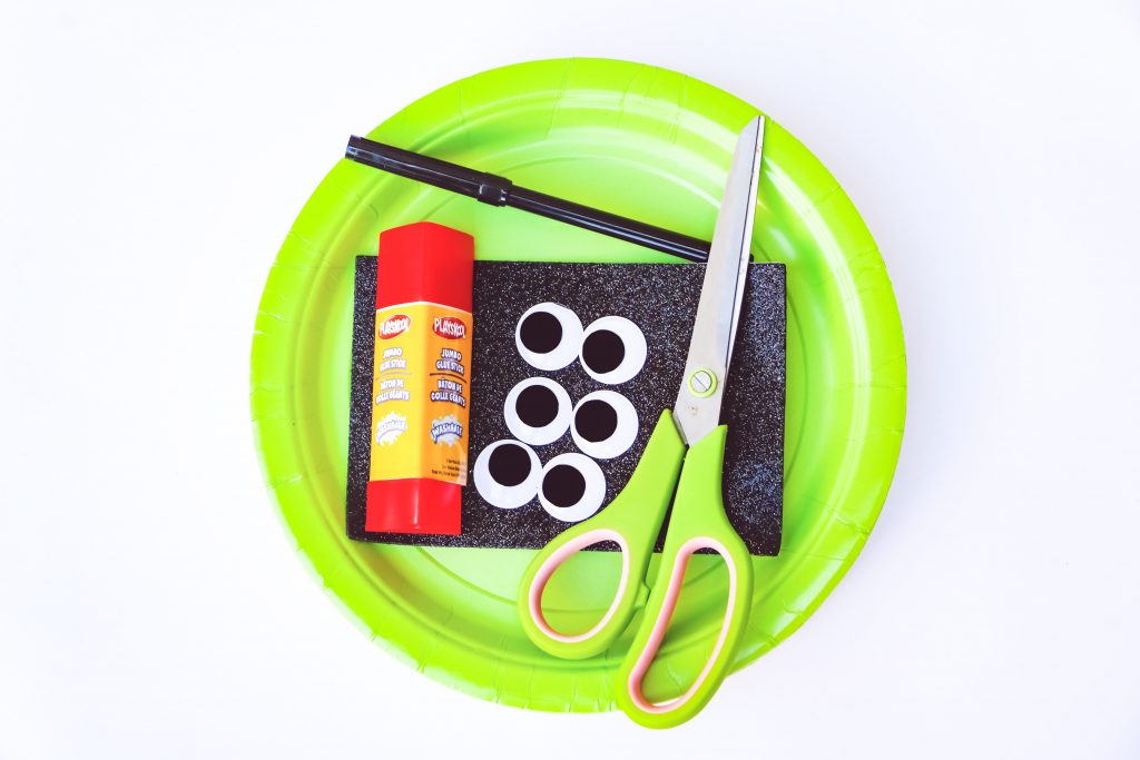 craft supplies for alien paper plate craft