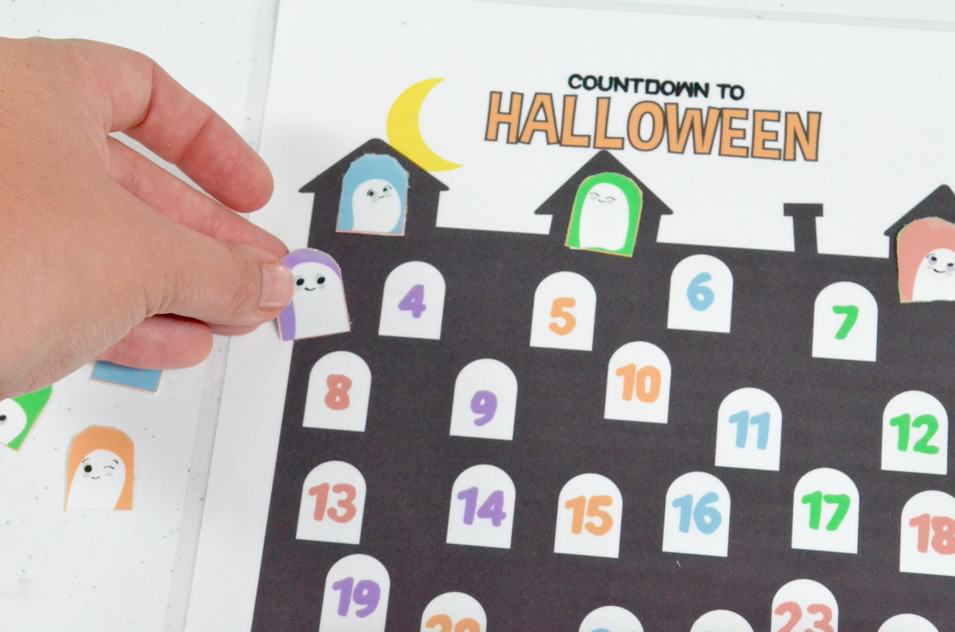 free printable Halloween calendar math activity
