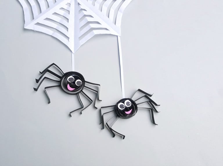 Paper Quilling Halloween Craft: How to Paper Quill a Spider