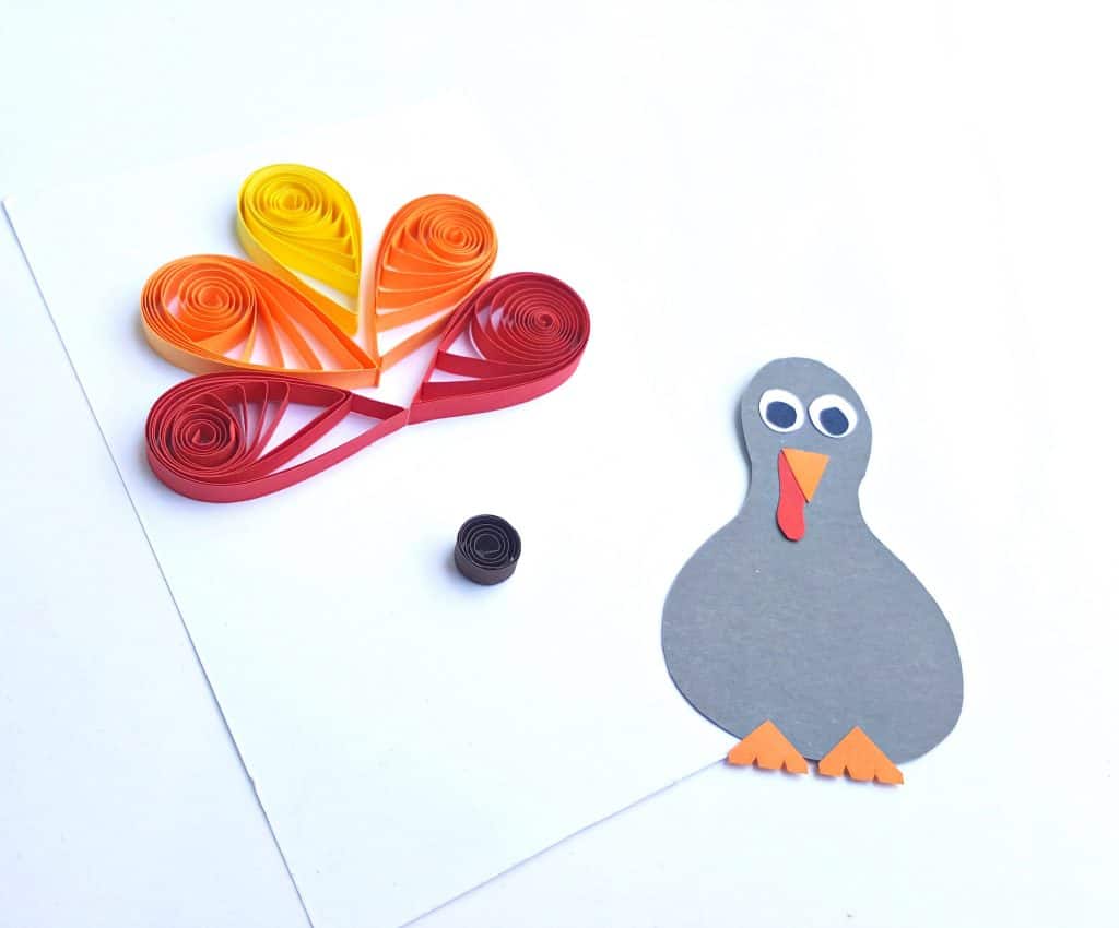 paper quilled Thanksgiving turkey