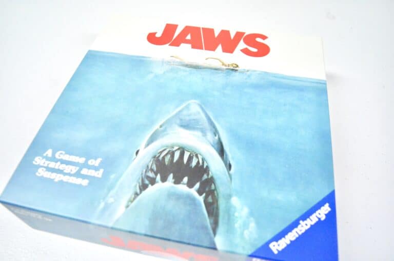 How to Play the JAWS Board Game by Ravensburger