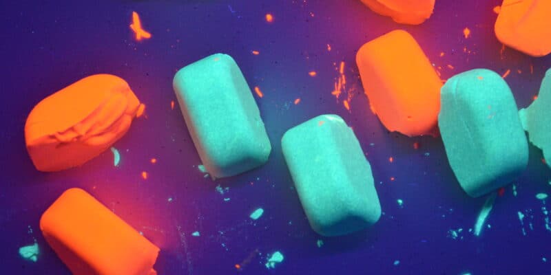glow in the dark chalk rocks